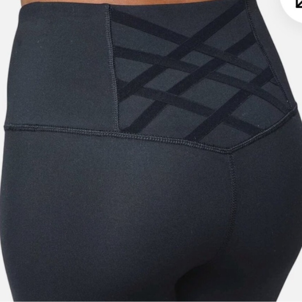 Yogalicisous Lux High Rise Squat Proof Criss Cross Back 7/8 Legging Pant NWT S